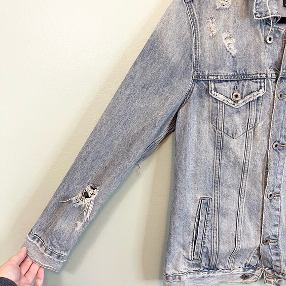 Lucky Brand Women Light Blue Long Sleeve Distressed Denim Button Up Shirt Medium - Picture 11 of 11